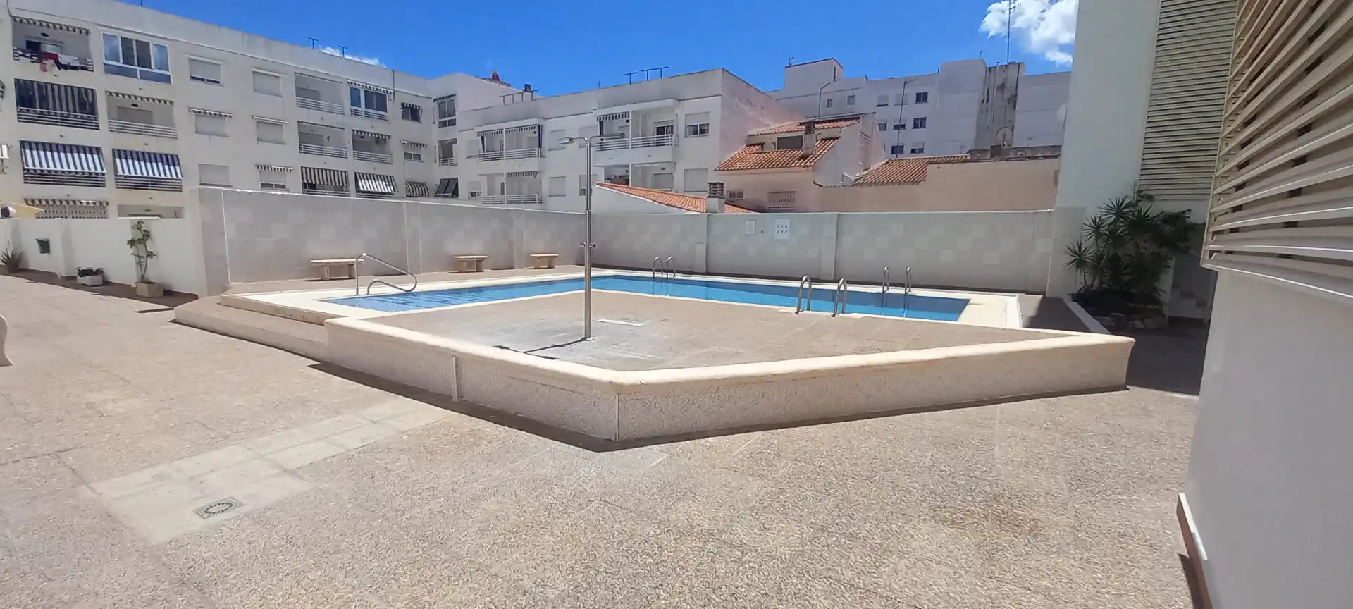 Piscina de Apartamento de alquiler en Gandia con Aire acondicionado, Calefacción y Amueblado