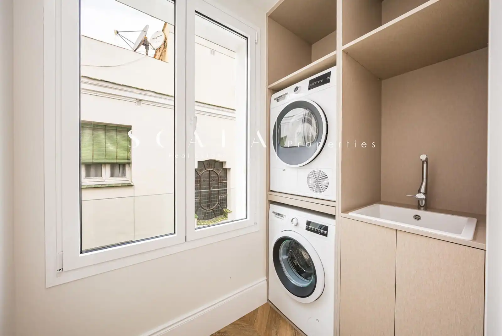 Bedroom of Attic for rent in Madrid  with Air Conditioner, Heating and Terrace