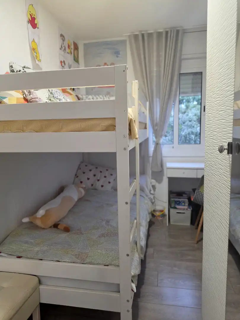 Bedroom of Flat for sale in L'Hospitalet de Llobregat  with Air Conditioner, Parquet flooring and Furnished