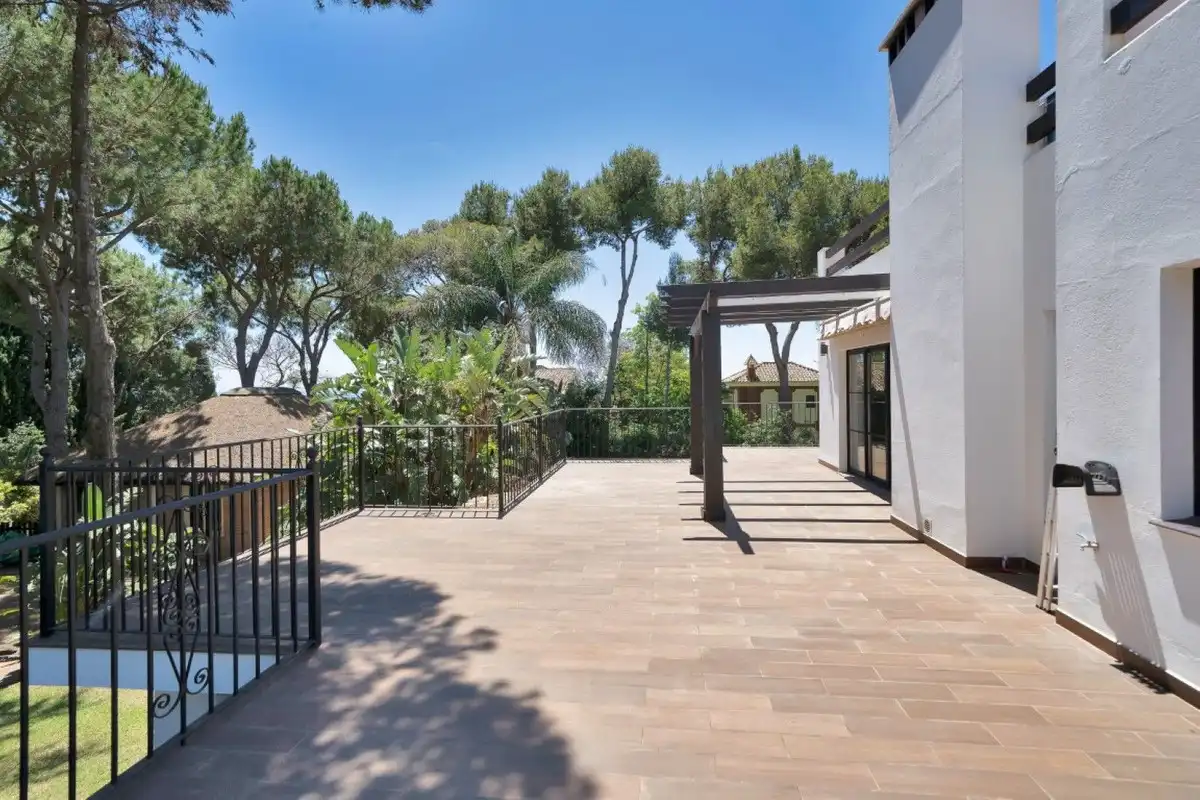 Terrassa de Casa o xalet en venda en Marbella amb Aire condicionat, Calefacció i Jardí privat
