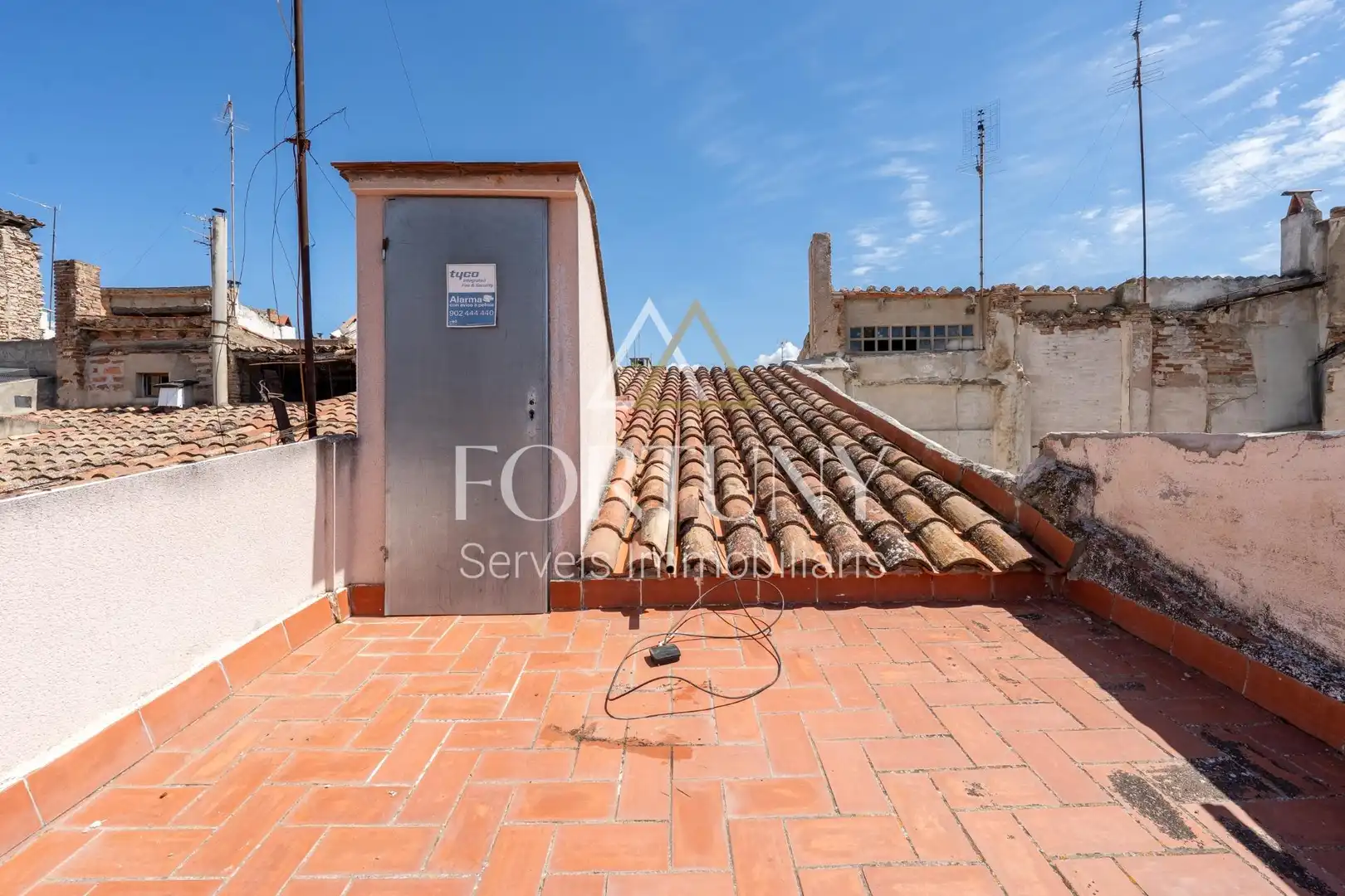 Vista exterior de Finca rústica en venda en Valls amb Calefacció, Terrassa i Balcó