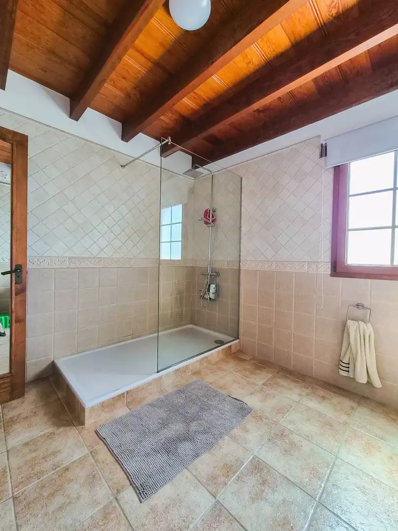 Bathroom of Houses for sale in La Oliva