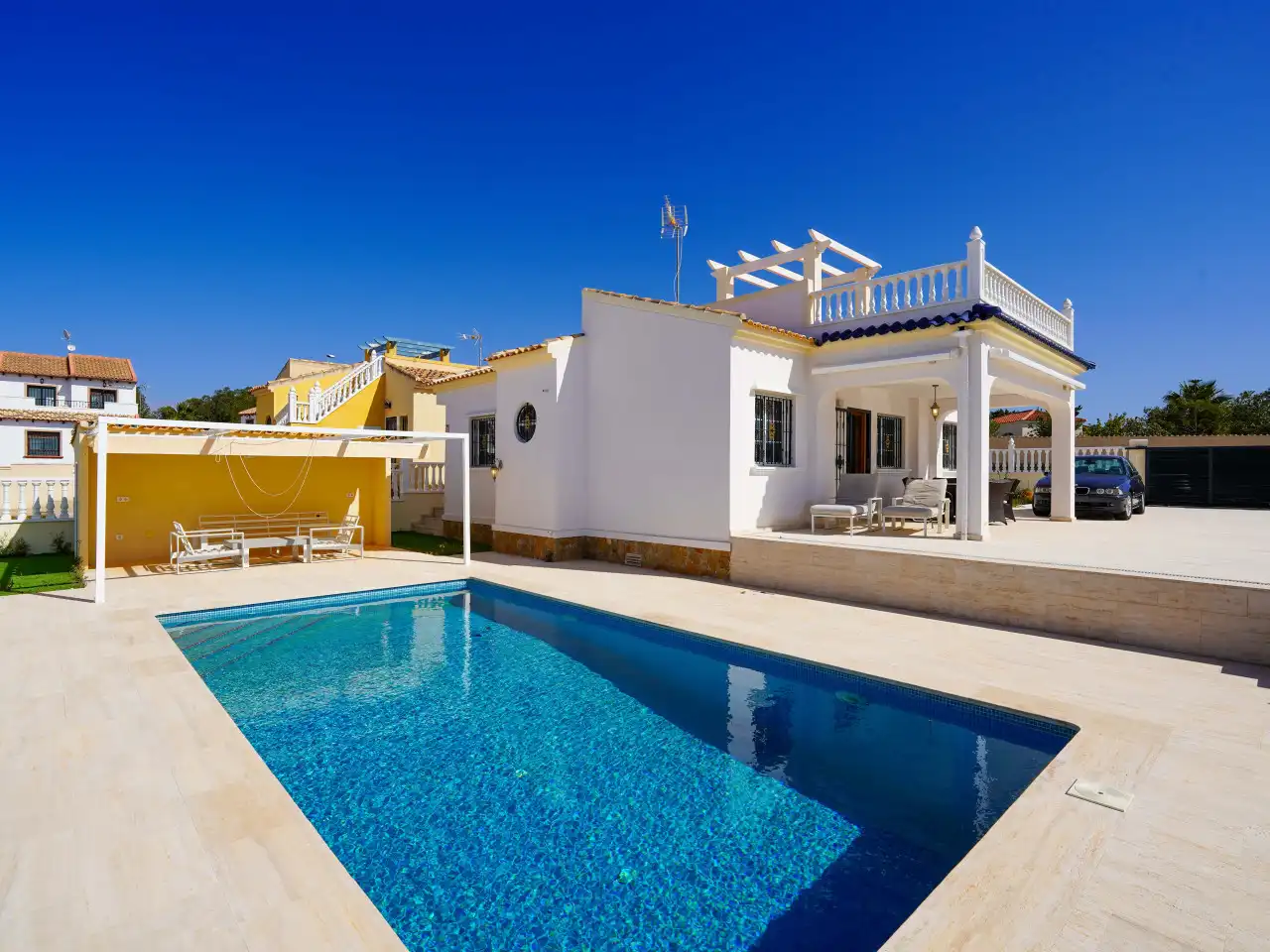 Swimming pool of Houses for sale in Orihuela  with Air Conditioner, Heating and Private garden