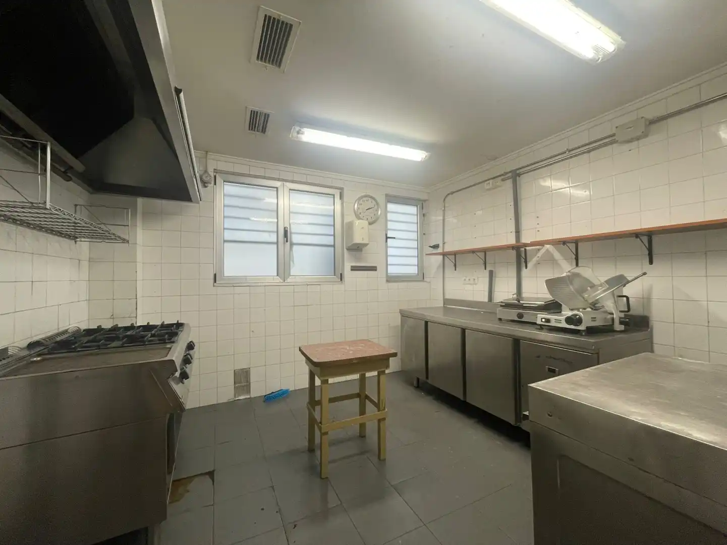 Cocina de Local de alquiler en Oviedo 