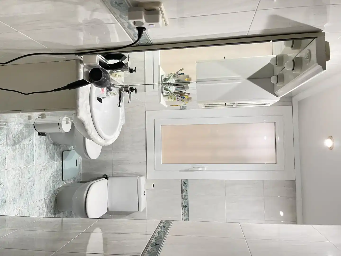 Bathroom of Flat for share in  Logroño  with Air Conditioner, Parquet flooring and Furnished