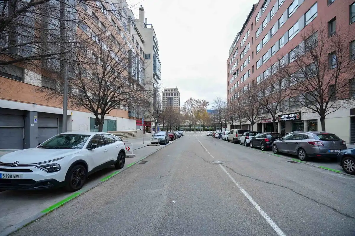 Vista exterior de Àtic en venda en Madrid amb Aire condicionat, Calefacció i Jardí privat