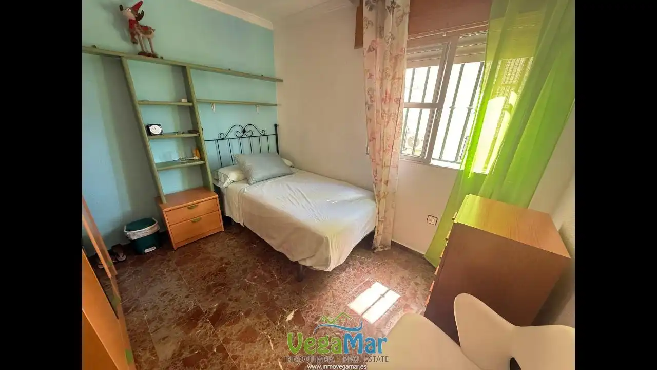 Schlafzimmer von Erdgeschoss zur Miete in Almuñécar