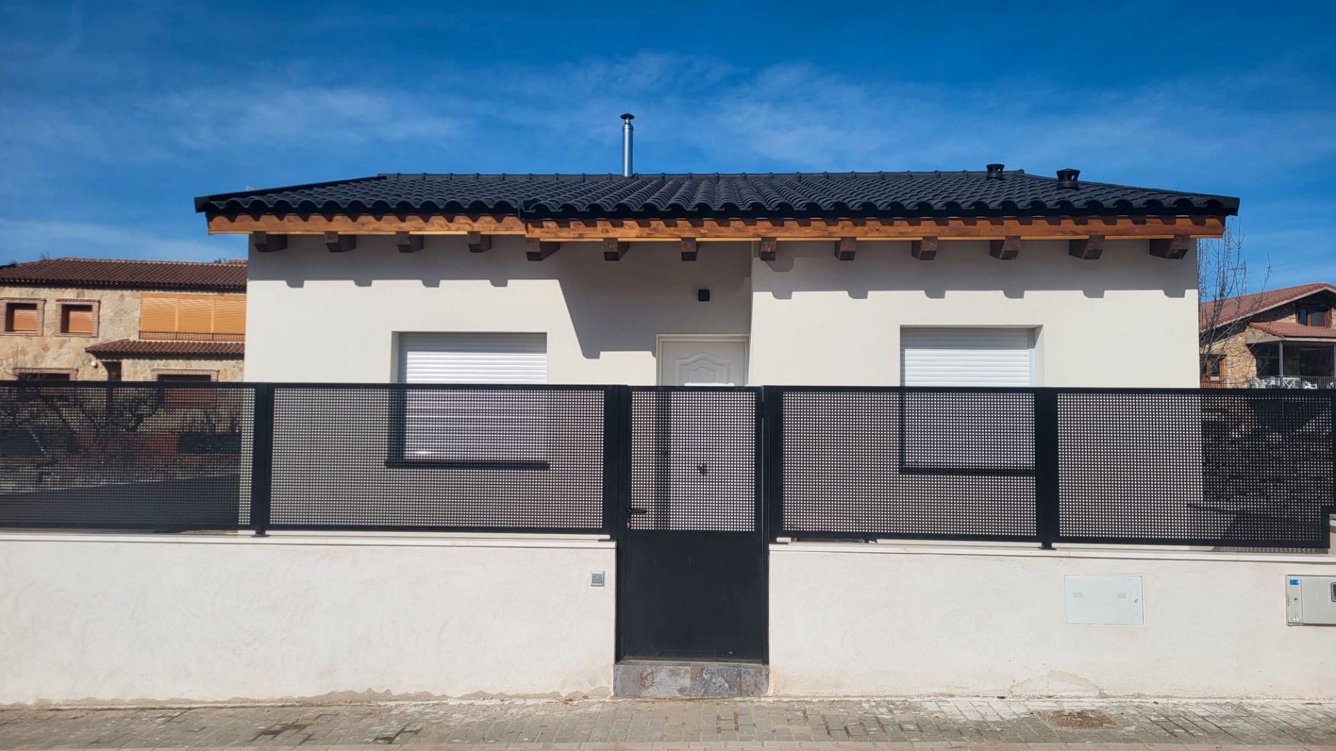 Vista exterior de Casa o chalet en venta en Navaluenga con Aire acondicionado y Jardín privado