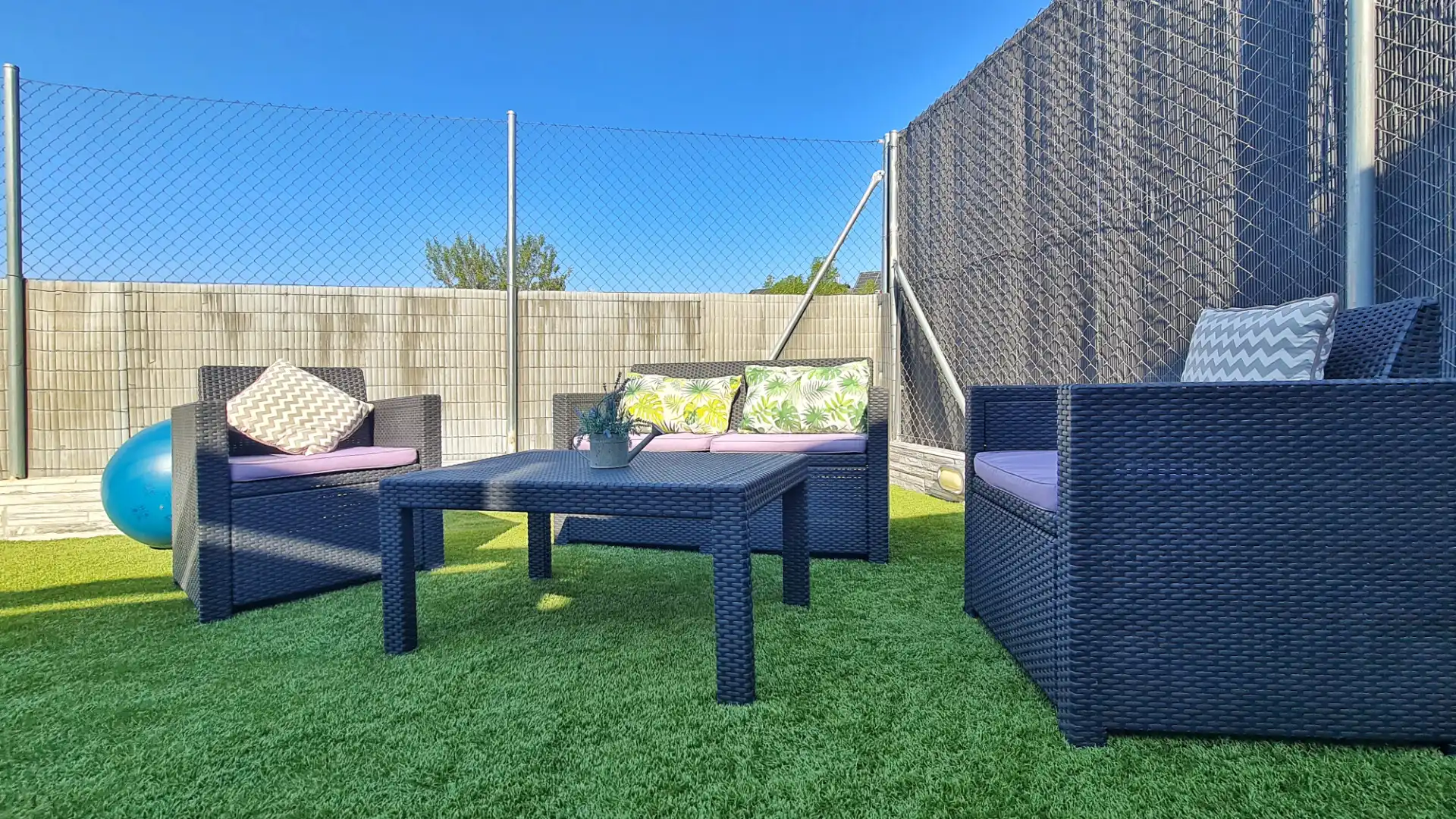 Detached homes for rent in Calle de la Navallera, Centro Comercial - Hospital