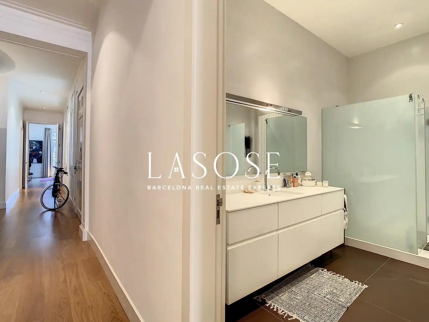 Bany de Apartament de lloguer en Barcelona amb Aire condicionat, Parquet i Balcó