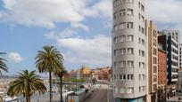 Vista exterior de Pis en venda en Gijón  amb Calefacció, Parquet i Balcó