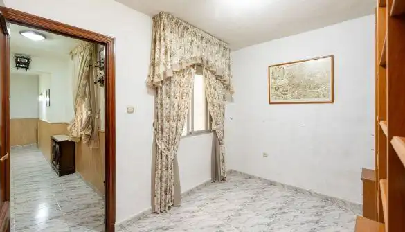 Habitación de Piso en venta en Granada con Calefacción, Terraza y Balcón