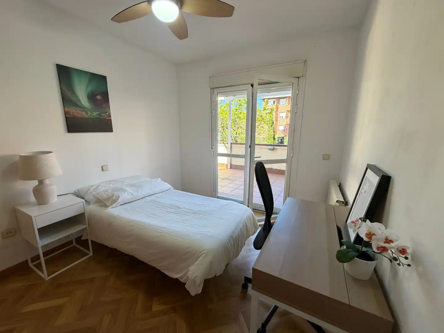 Bedroom of Flat for share in Majadahonda  with Terrace, Furnished and Washing machine
