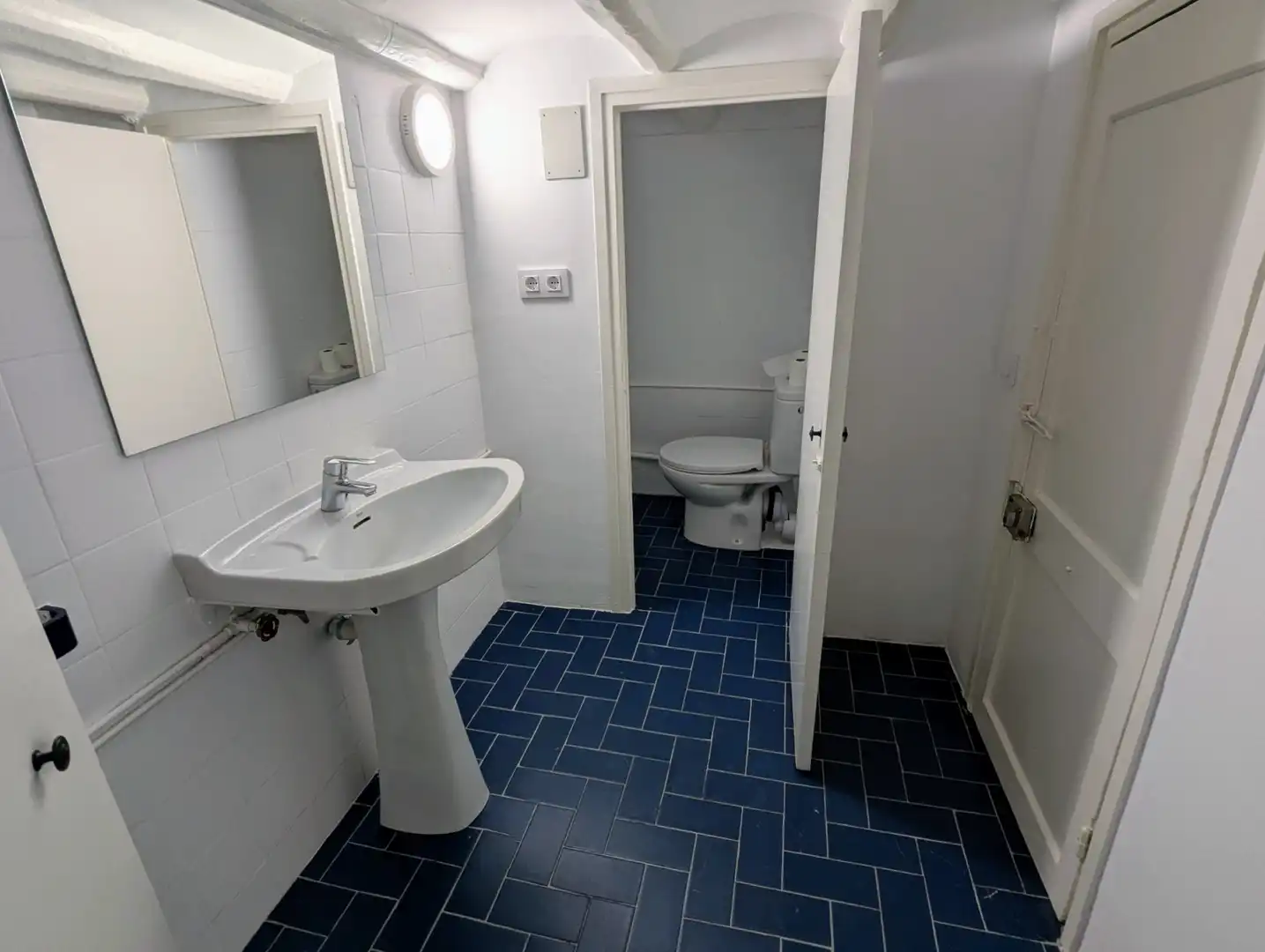 Badezimmer von Loft zum Verkauf in Barcelona mit Klimaanlage, Heizung und Parkett