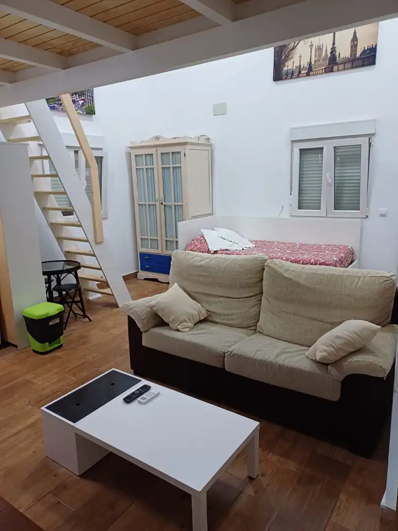 Wohnzimmer von Wohnungen zur Miete in El Puerto de Santa María mit Klimaanlage, Möbliert und Ofen