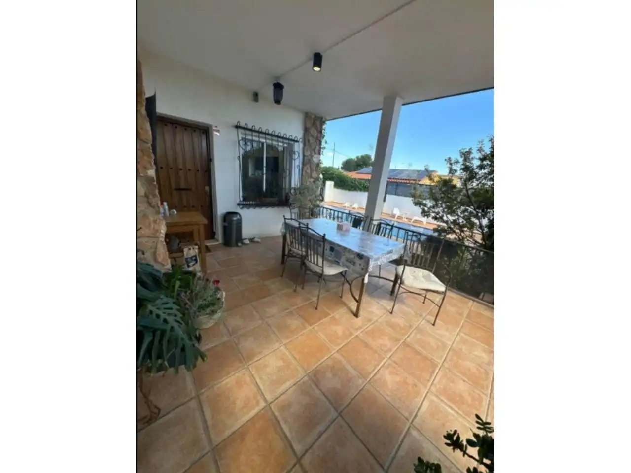 Vista exterior de Casa o xalet en venda en Riba-roja de Túria amb Aire condicionat, Calefacció i Jardí privat