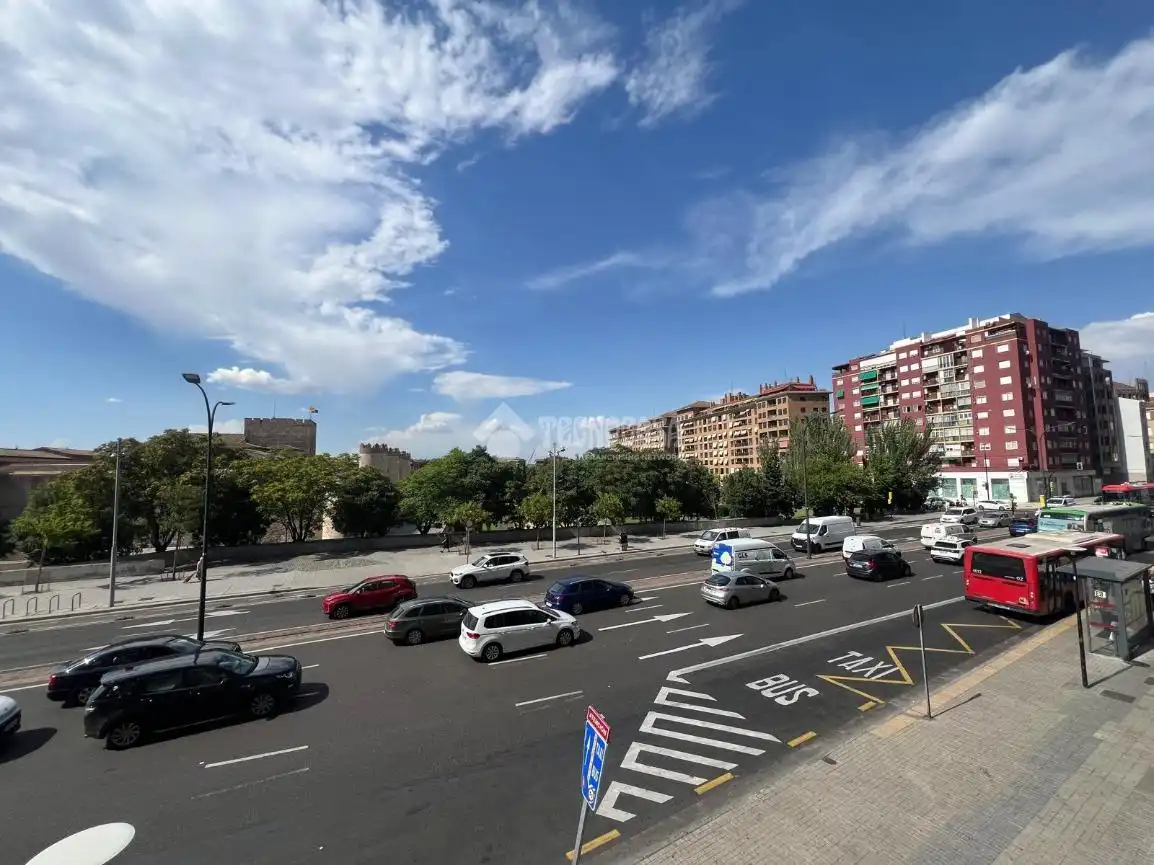 Exterior view of Flat for sale in Zaragoza  with Heating, Terrace and Furnished