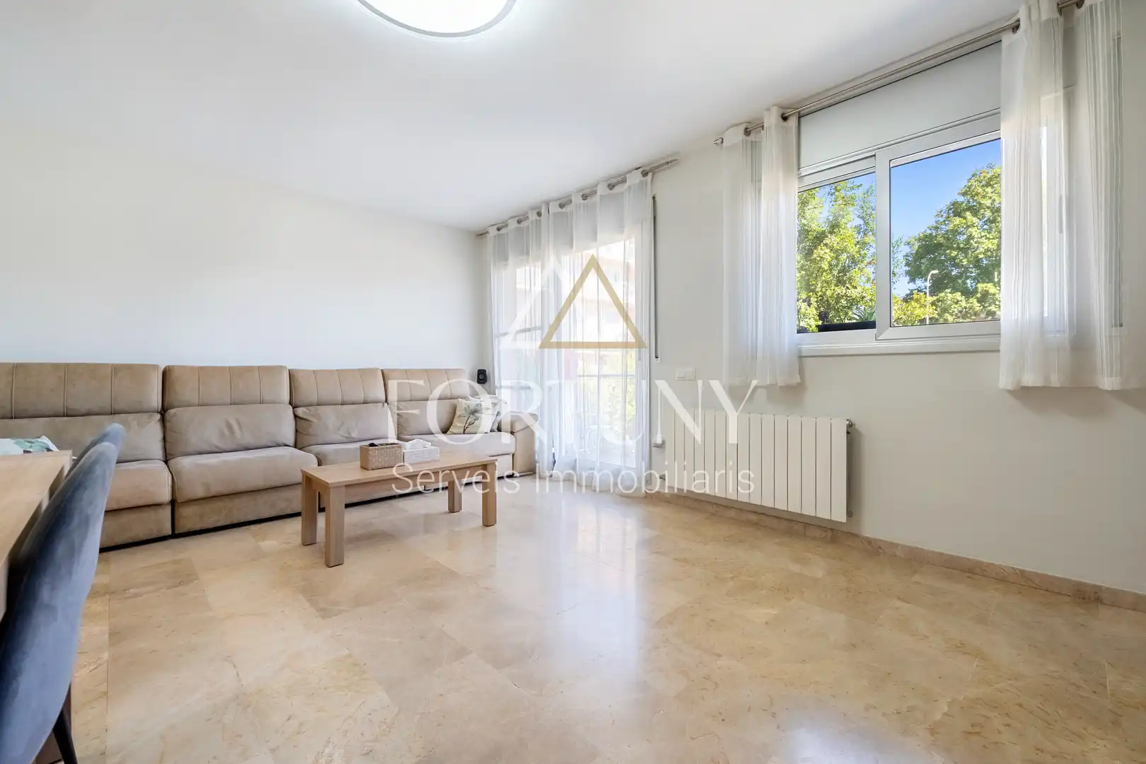 Living room of Flat for sale in Reus  with Air Conditioner, Swimming Pool and Balcony