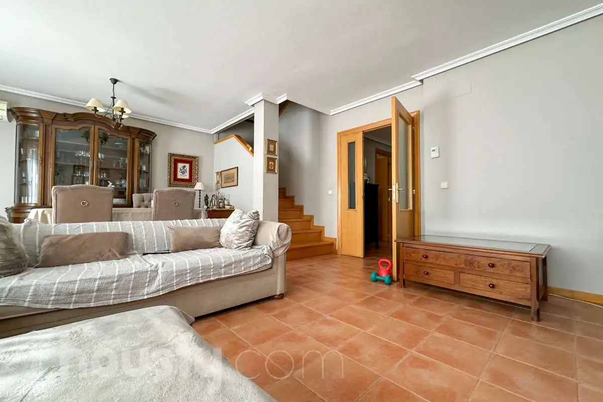 Living room of Houses for sale in Aranjuez  with Air Conditioner, Heating and Private garden