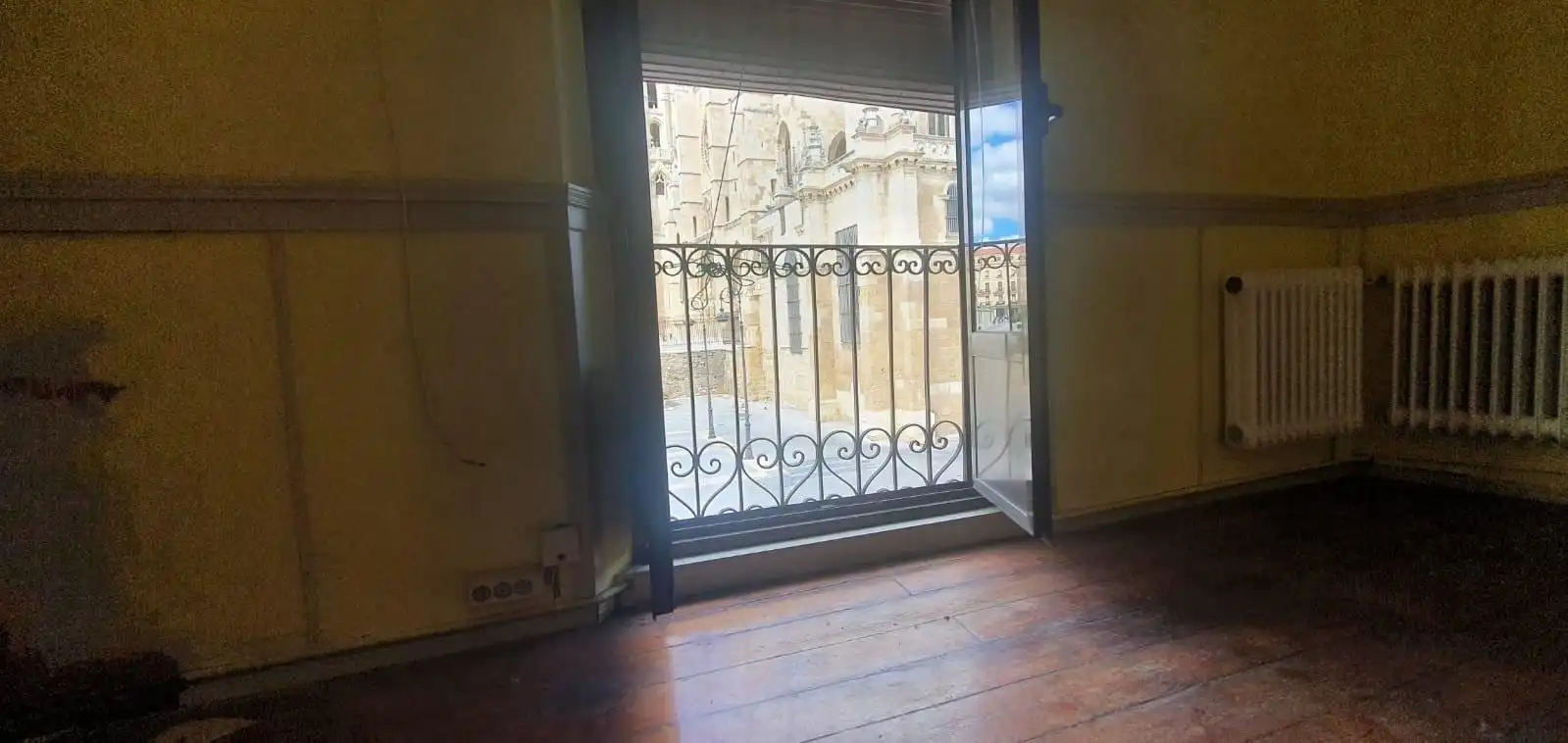 Habitación de Edificio en venta en León Capital 