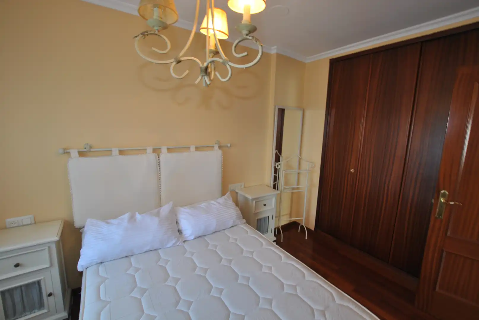 Bedroom of Flat for sale in Vigo   with Heating, Private garden and Parquet flooring