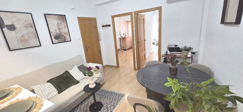 Dormitori de Pis de lloguer en Elda amb Aire condicionat, Moblat i Rentadora