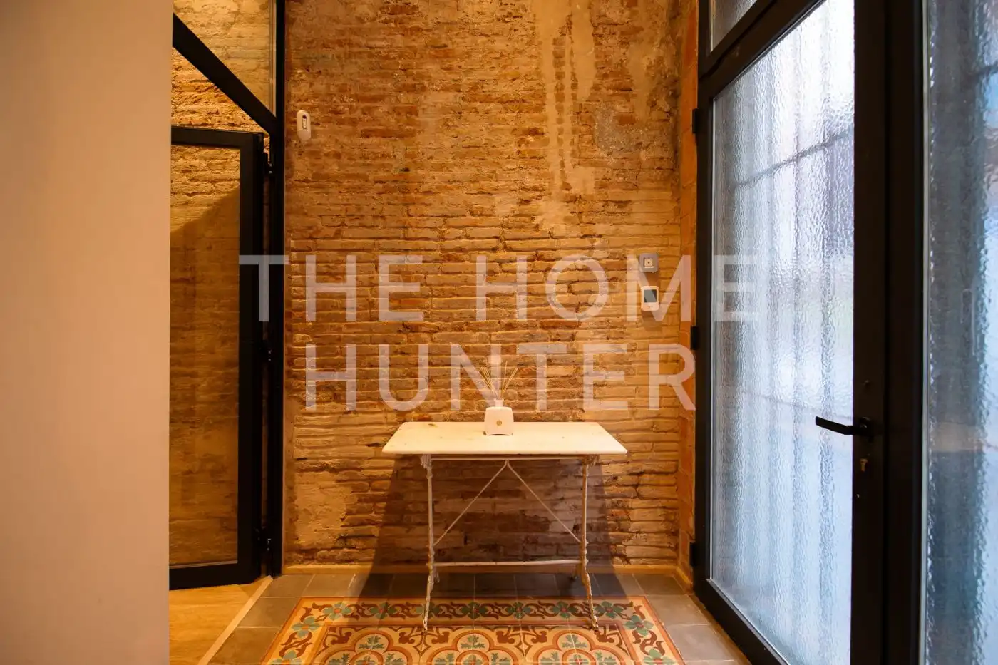 Wohnung zum Verkauf in Barcelona mit Heizung, Privatgarten und Terrasse