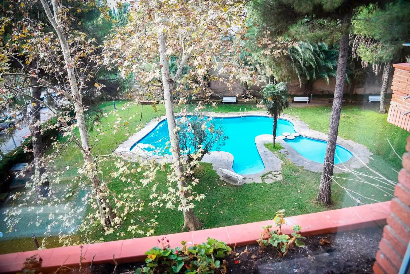Piscina de Pis de lloguer en Barcelona amb Aire condicionat, Calefacció i Terrassa