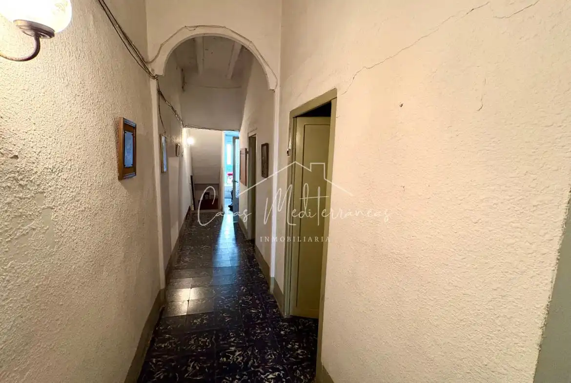 Casa adosada en venta en Montbrió del Camp con Terraza y Amueblado