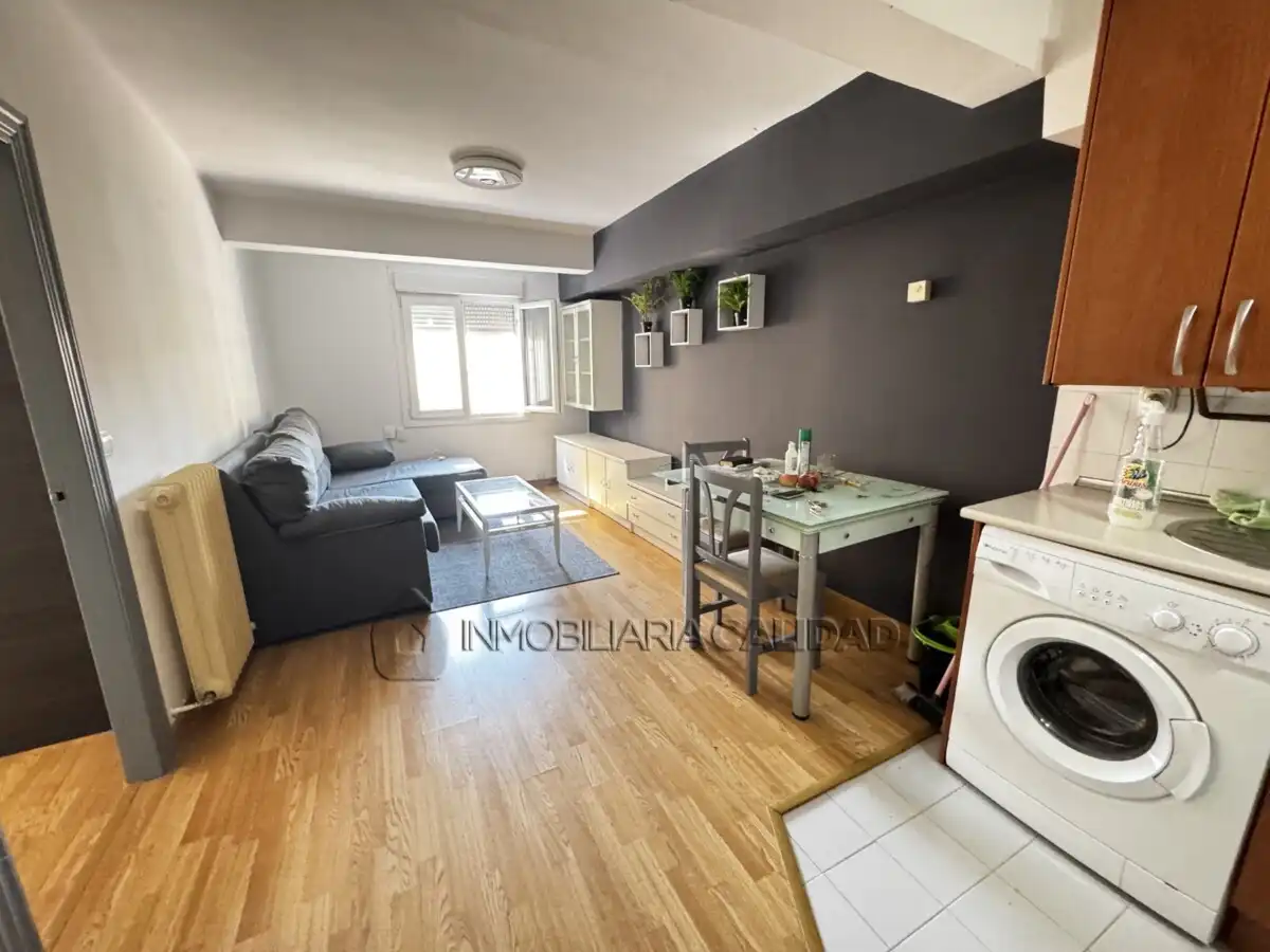 Vista exterior de Piso en venta en Burgos con Calefacción