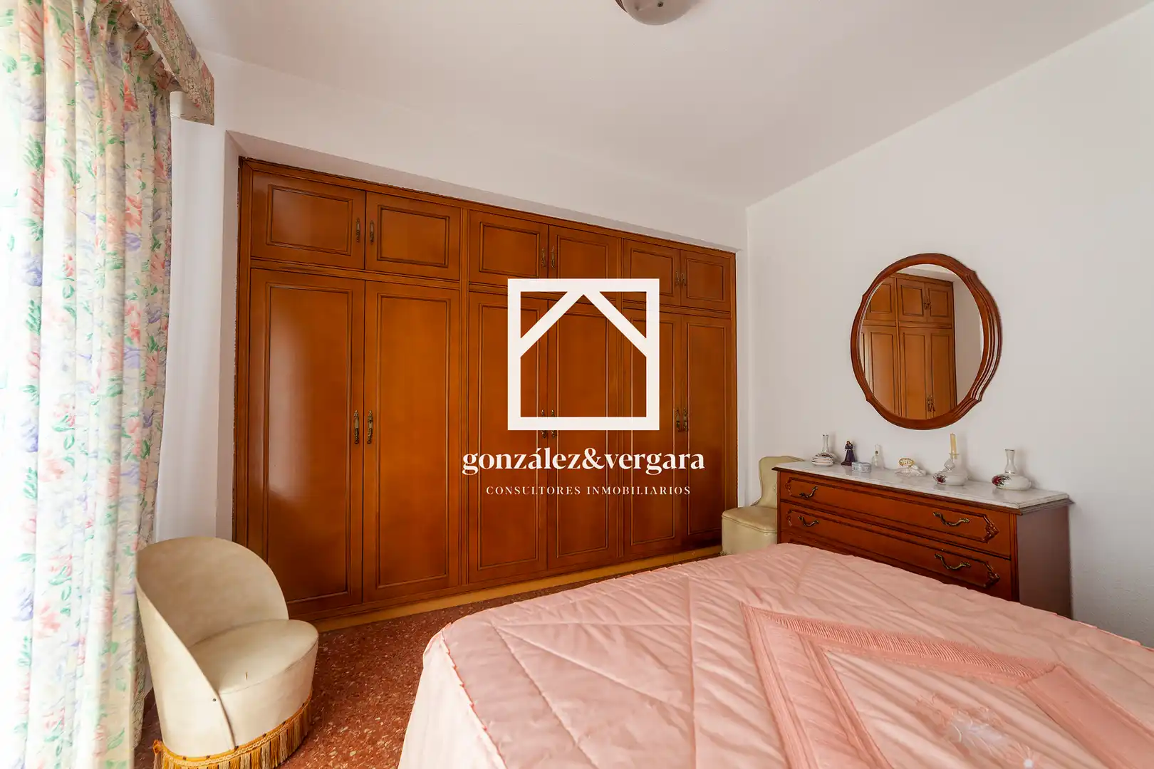 Habitación de Piso en venta en Valencia con Balcón