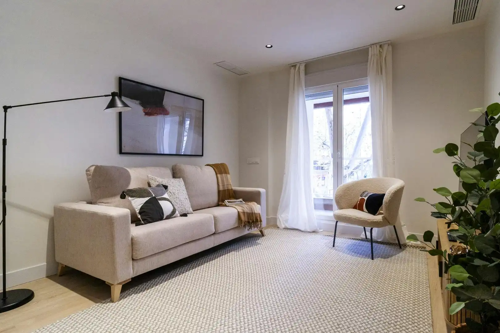 Sala de estar de Piso de alquiler en Madrid con Aire acondicionado, Lavadora y TV