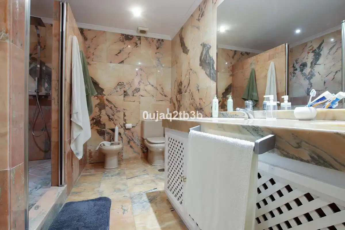 Home with pool for sale in Nueva Andalucía, imagen 9