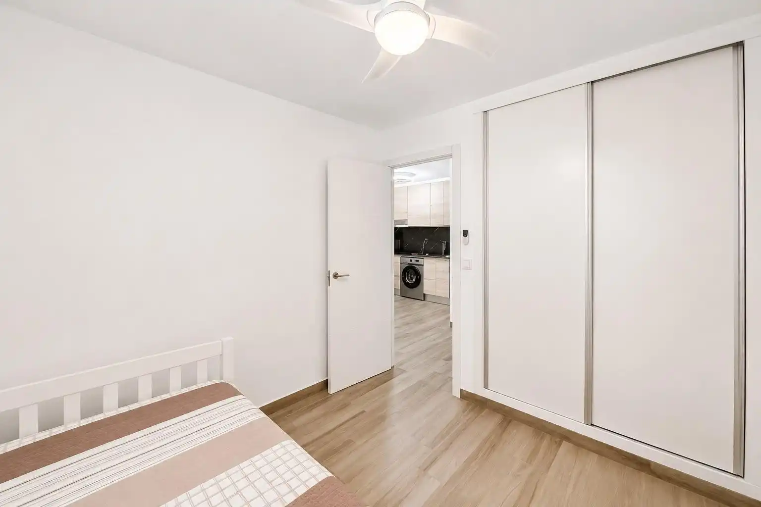 Schlafzimmer von Erdgeschoss zur Miete in Torrevieja mit Klimaanlage, Heizung und Terrasse