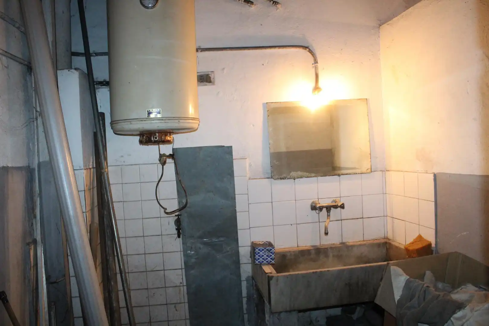 Badezimmer von Fabrikhallen zum Verkauf in Irun 
