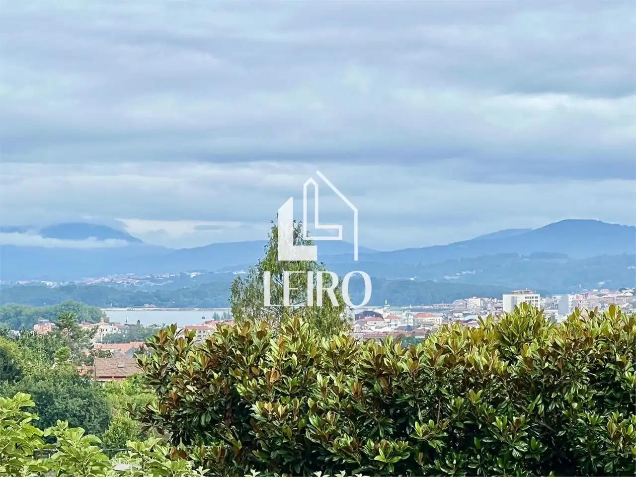 Casa o xalet en venda en Vilagarcía de Arousa amb Calefacció, Jardí privat i Terrassa