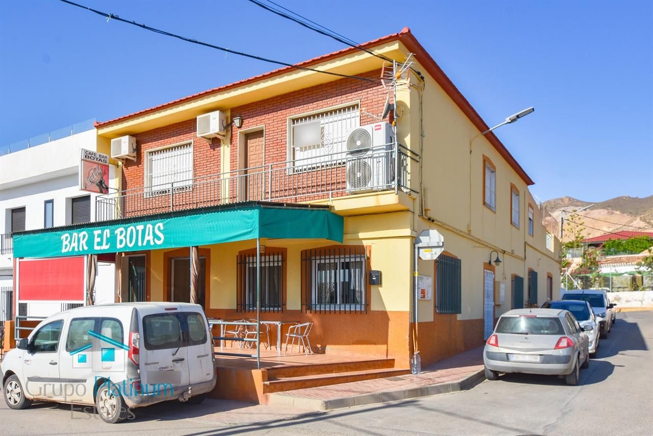 Vista exterior de Local en venda en Pulpí