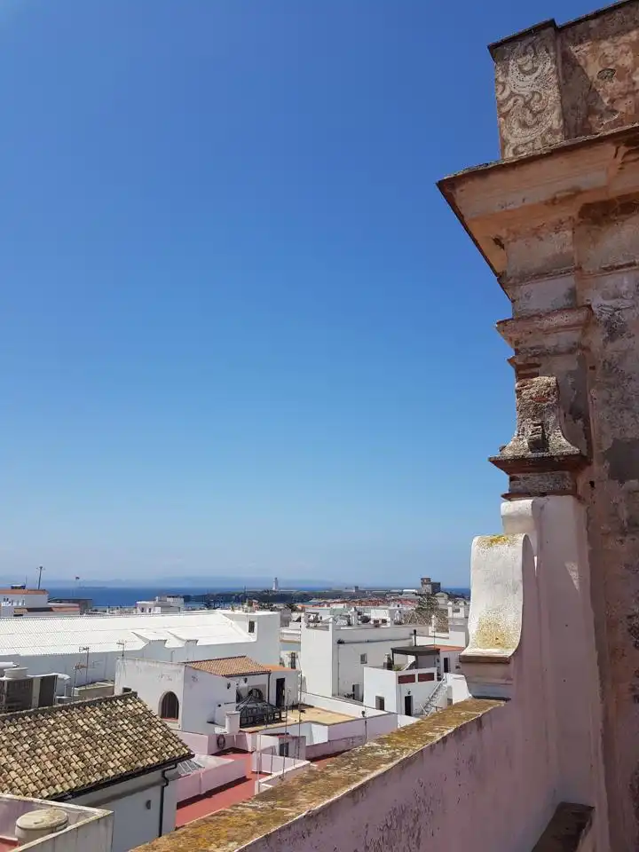 Vista exterior de Edificio en venta en Tarifa