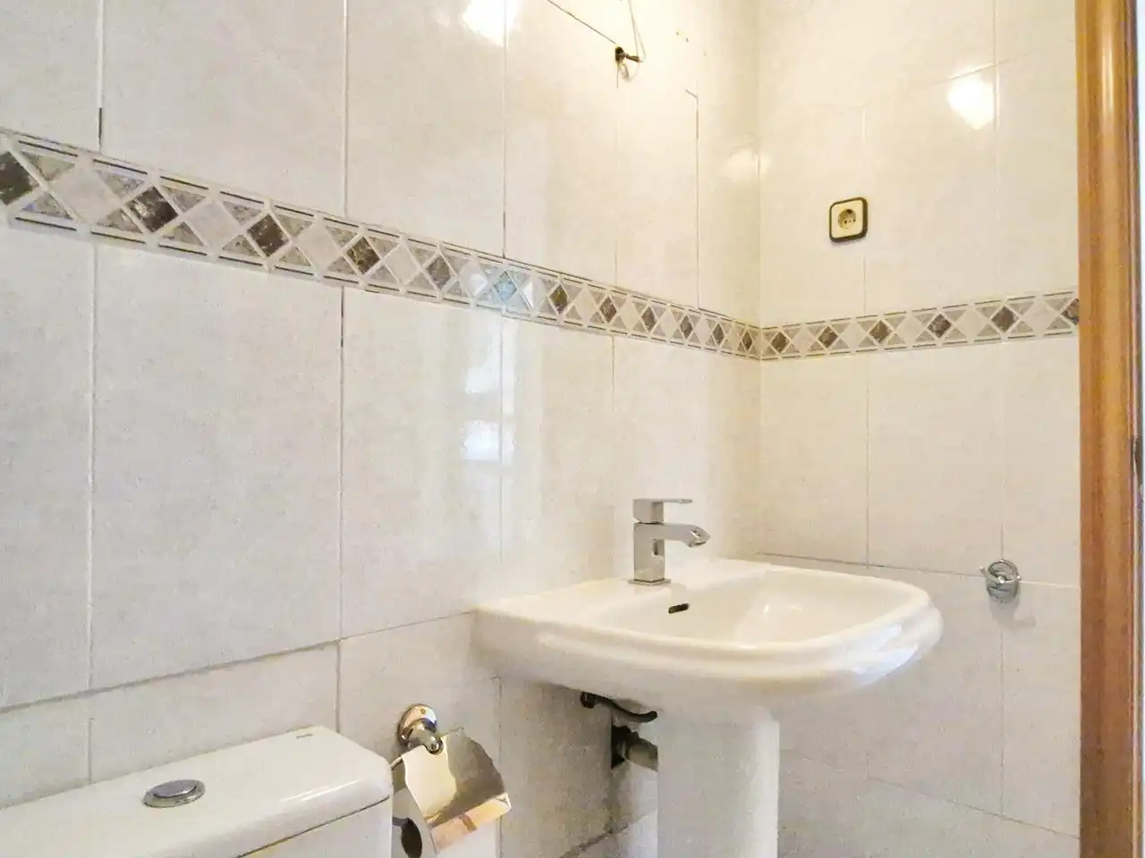 Baño de Piso en venta en Terrassa con Calefacción, Terraza y Balcón