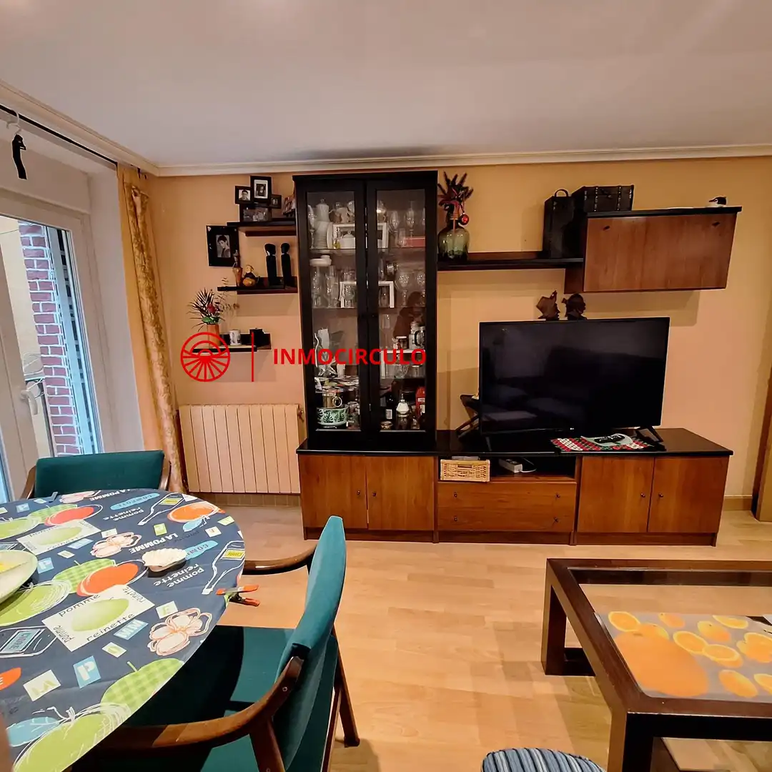 Sala de estar de Apartamento en venta en Burgos con Calefacción