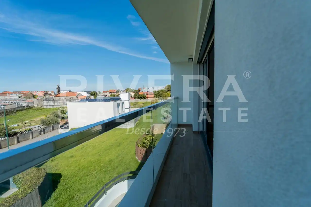 Terraza de Casa adosada en venta en Vigo  con Calefacción y Jardín privado