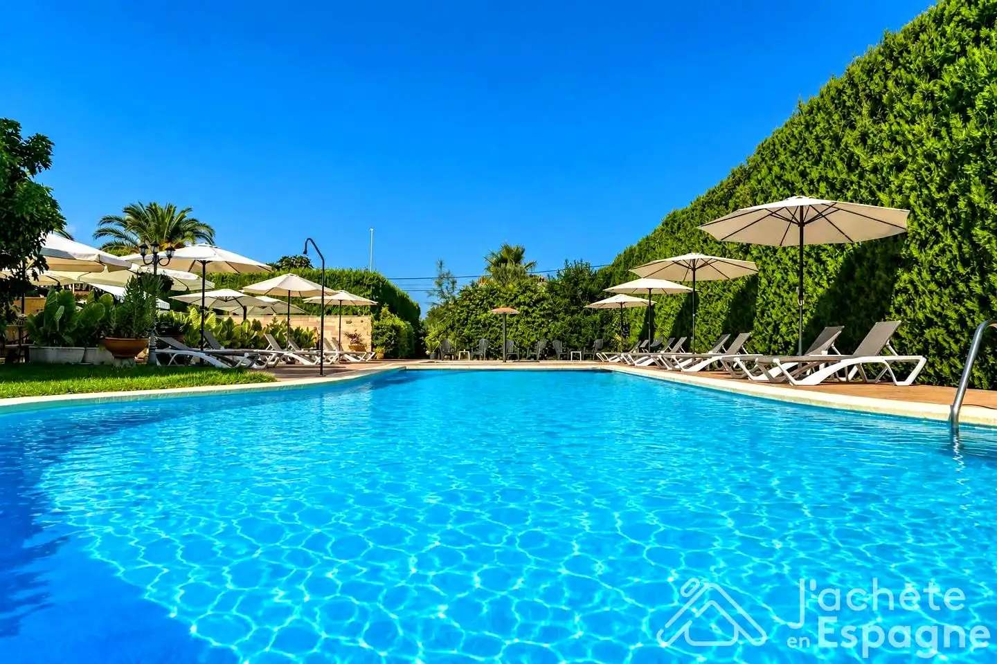 Swimming pool of Buildings for sale in Vinaròs