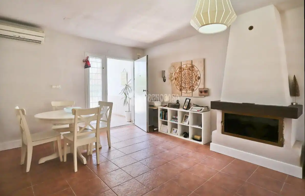 Sala de estar de Casa adosada en venta en Sagunto / Sagunt con Aire acondicionado, Calefacción y Terraza