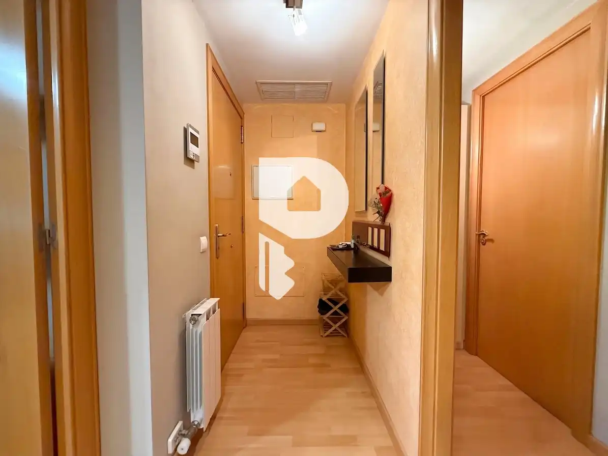 Piso en venta en Sant Vicenç Dels Horts con Aire acondicionado, Calefacción y Parquet