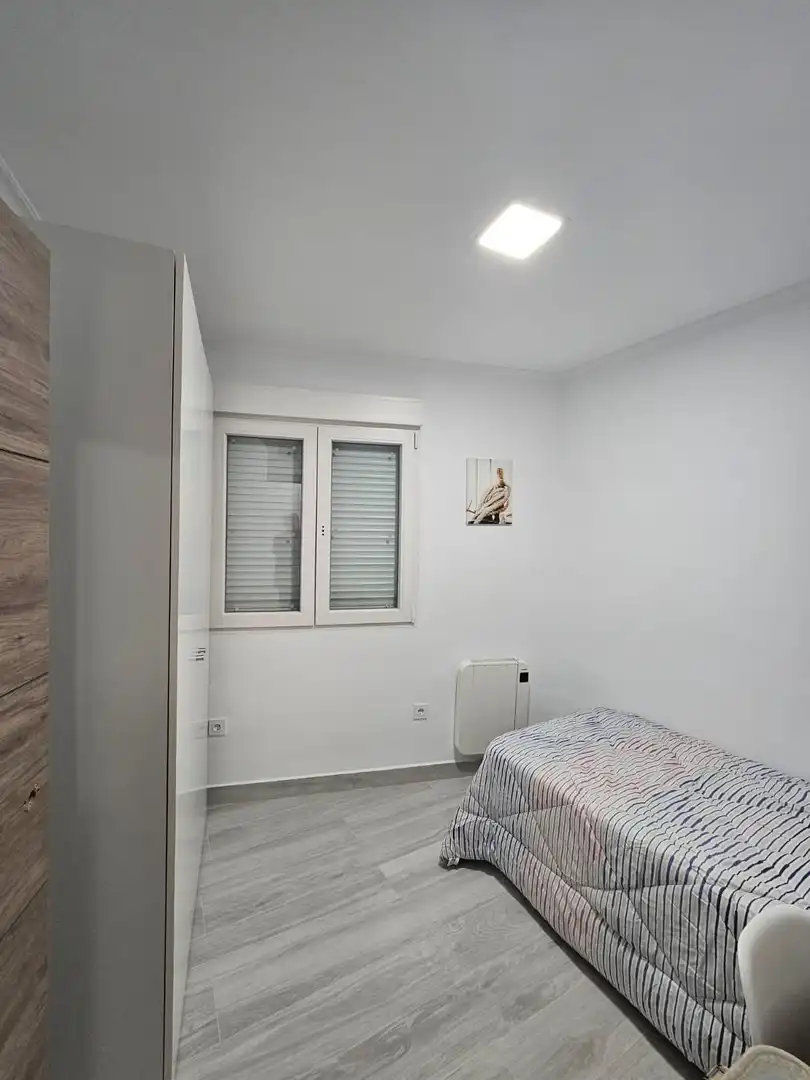 Dormitori de Àtic de lloguer en Ourense Capital  amb Calefacció