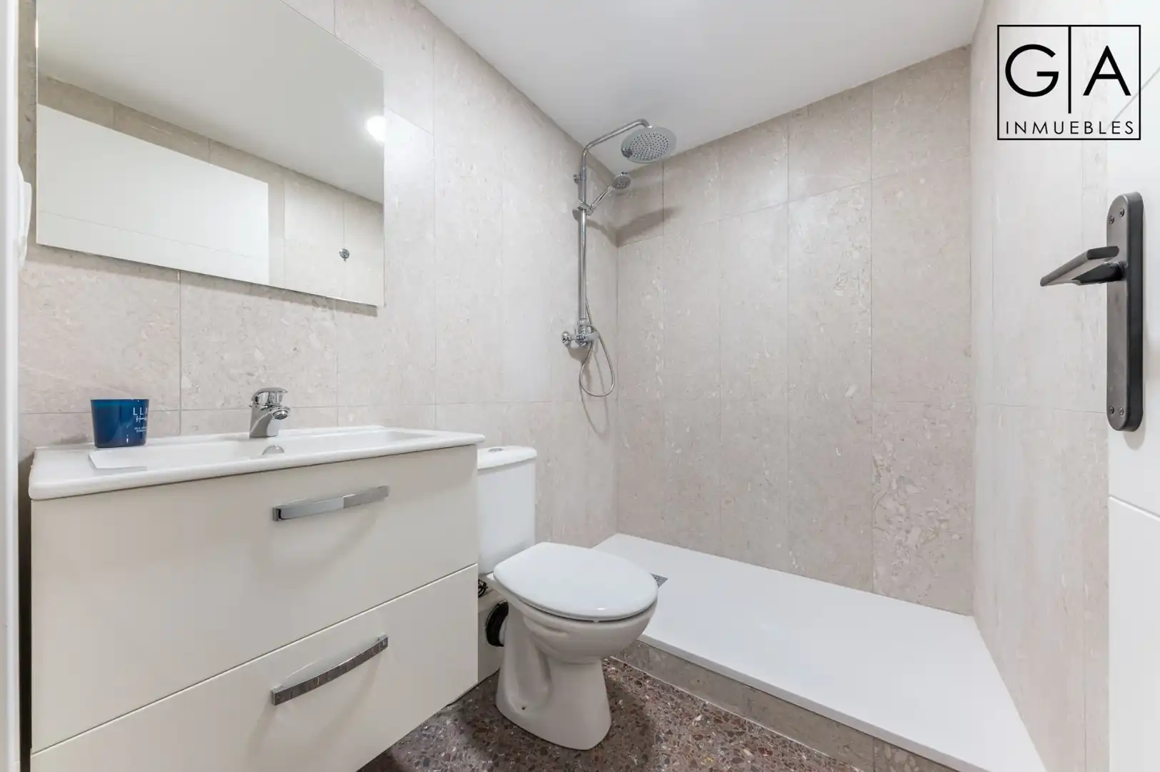 Badezimmer von Wohnung zur Miete in Elda mit Klimaanlage, Heizung und Abstellraum