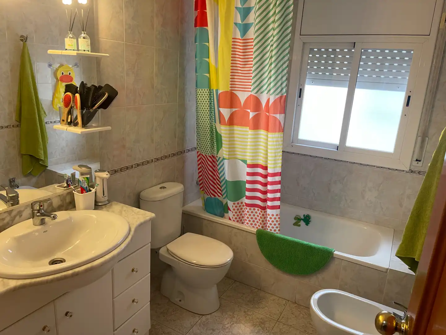 Baño de Piso en venta en Pineda de Mar con Calefacción, Amueblado y Horno