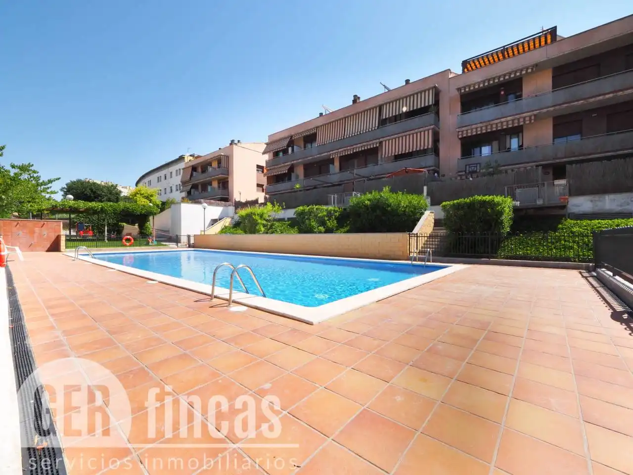 Piscina de Dúplex en venda en Terrassa amb Aire condicionat, Calefacció i Terrassa