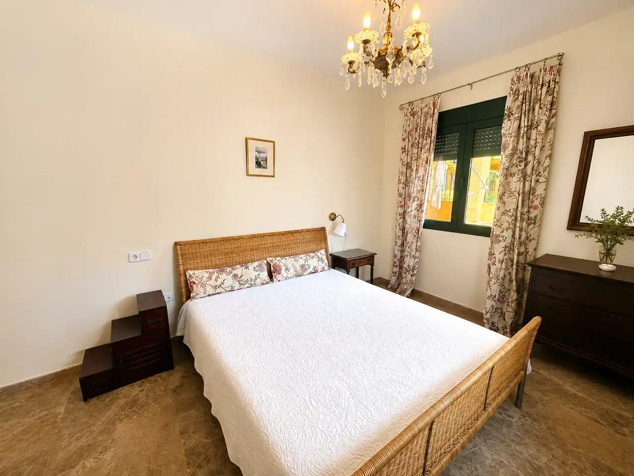 Schlafzimmer von Wohnung zur Miete in Marbella mit Klimaanlage, Heizung und Terrasse
