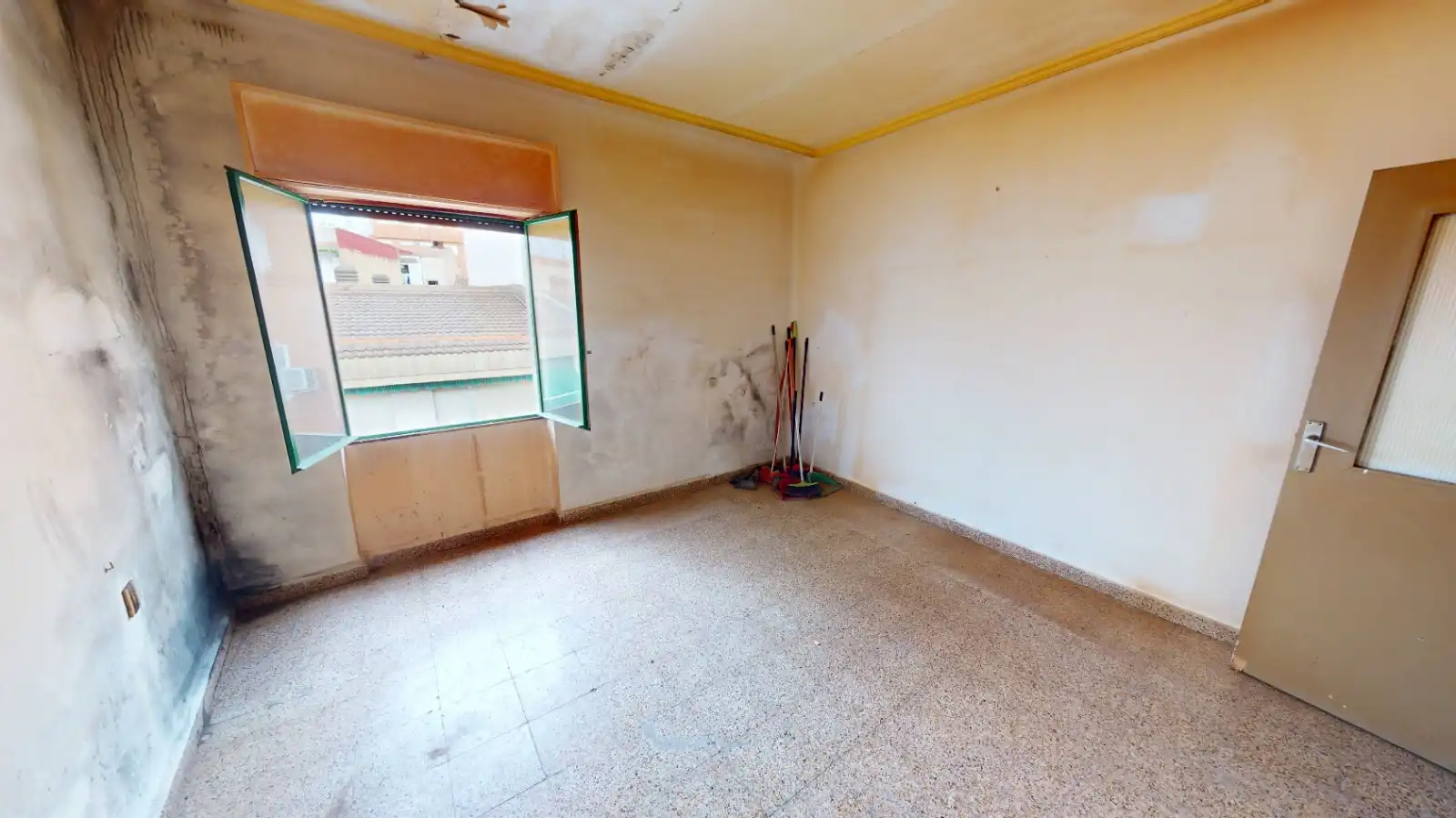 Sala d'estar de Pis en venda en Albacete amb Balcó